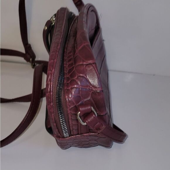 TAHARI Wine  Embossed Crocodile Mini Crossbody Faux Leather - Picture 4 of 6